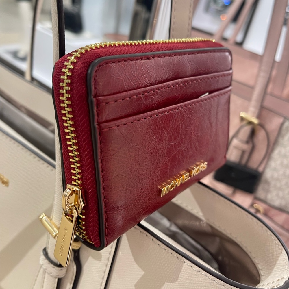 MICHAEL KORS Jet Set Medium Distressed Zip Around Card Case
Cherry 
NWT - Picture 9 of 16